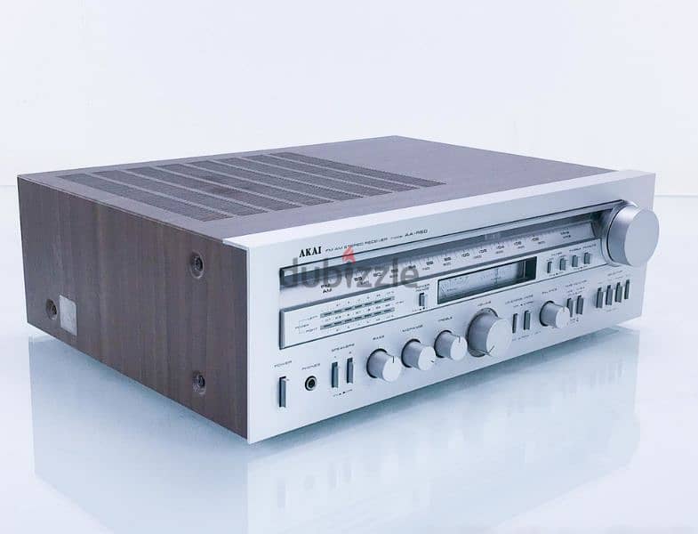 Vintage Akai stereo amplifier since 1980 / ستريو قديم نظافة عالية 1