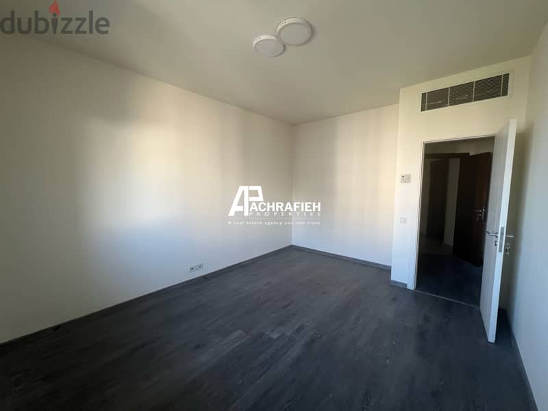 Apartment for Rent In Achrafieh - شقة للأجار في الأشرفية 10