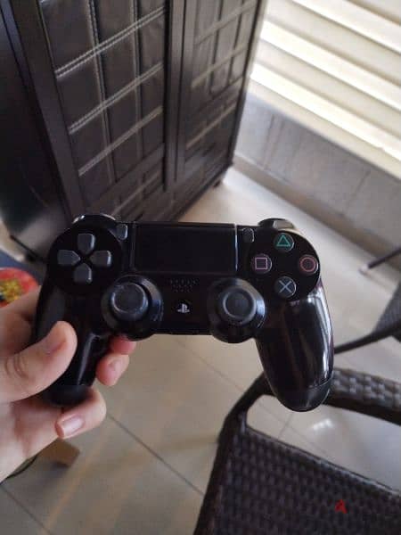PS4 Slim 1