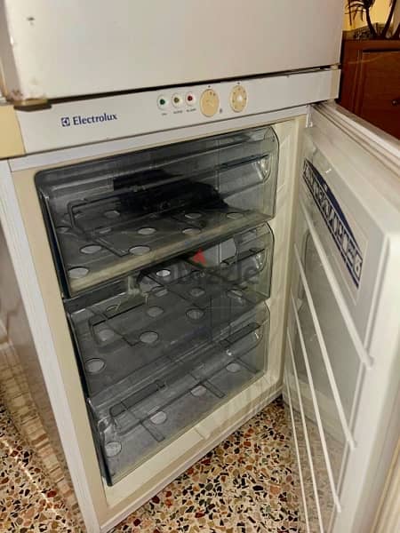 Refrigerator & Freezer for sale براد للبيع 2