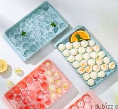 round ice cubes box