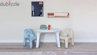 Ecobirdy Luisa Table and two Charlie chairs