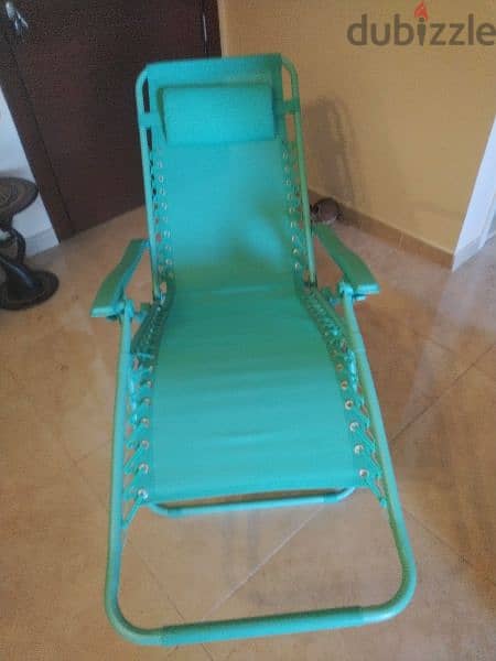 beach chair. 3