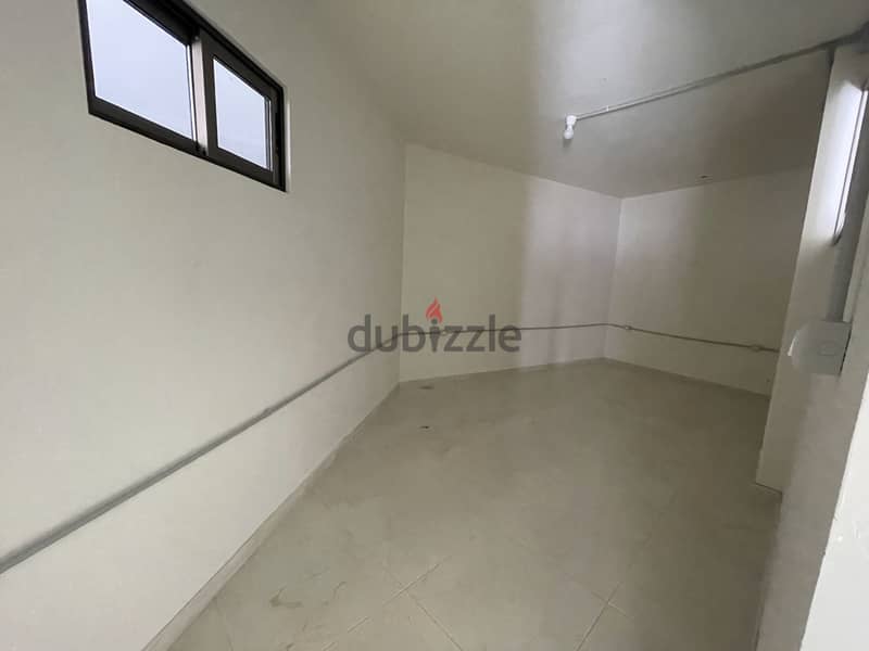 RWK290JA - Warehouse For Rent in Kfarhbab - مستودع للإيجار في كفرحباب 5