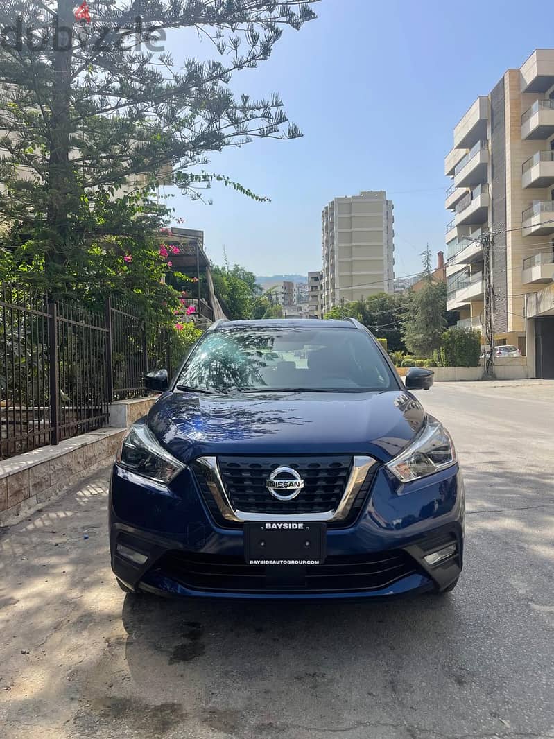 Nissan Kicks 2018 dark blue 18 miles 2