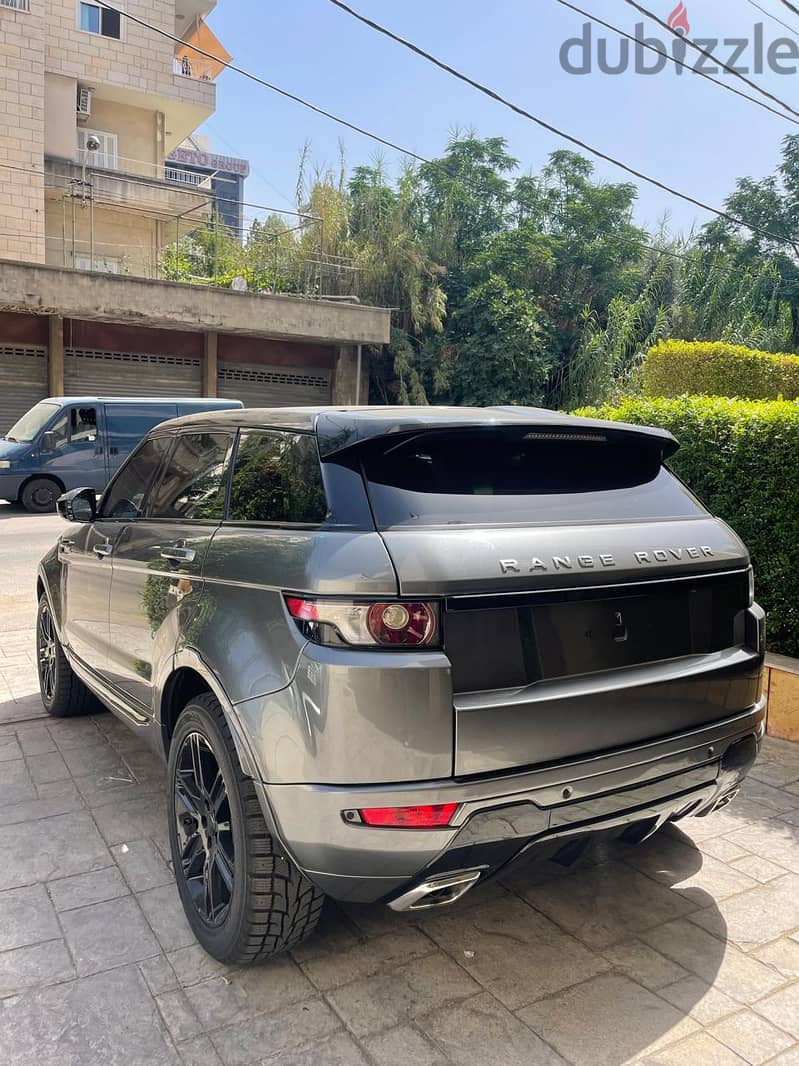 Land Rover Evoque 2015 Gray on Black 4