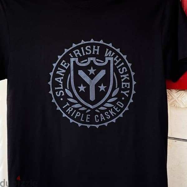 THREADFAST APPAREL “Slane Irish Whiskey” Black T-Shirt. (M) 1