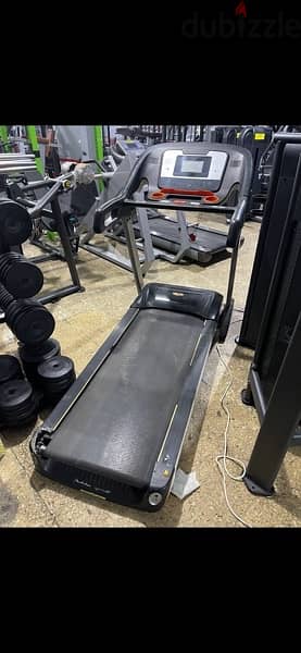 treadmill new 6. H. P Ac motor hold up to 145kg  and wifi connection 1