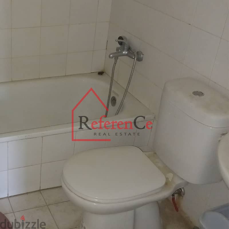 Apartment with terrace in Mansourieh شقة لقطة للبيع في المنصورية 4