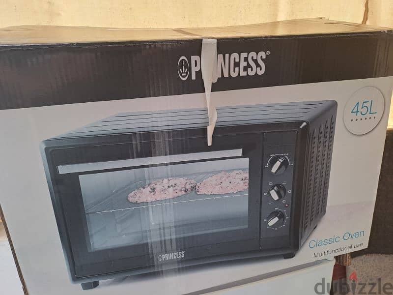 Princess electric oven, still new , excellent condition, 40$ 2