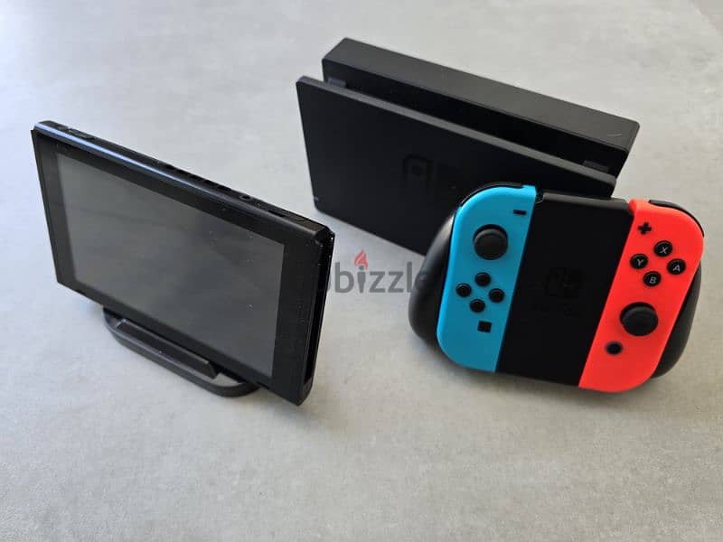 Nintendo Switch - Like new 4