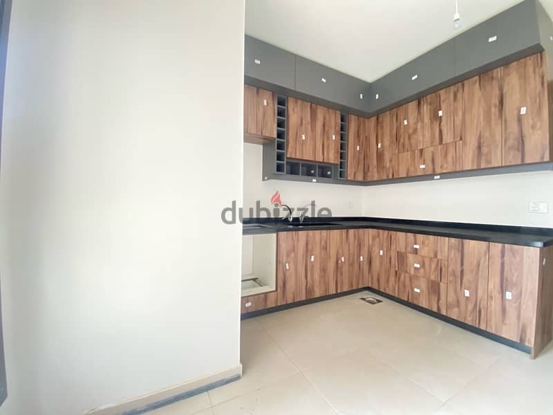 Apartment for sale in Bhersaf with open views. 5