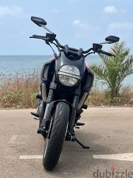 Ducati Diavel Carbon 1