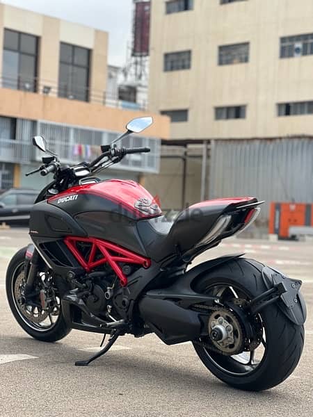 Ducati Diavel Carbon 5