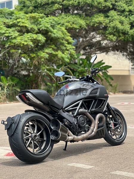 Ducati Diavel Carbon 1