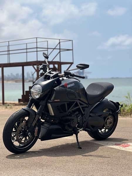 Ducati Diavel Carbon 5