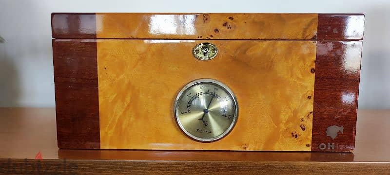 Vintage Cigar Humidor 1