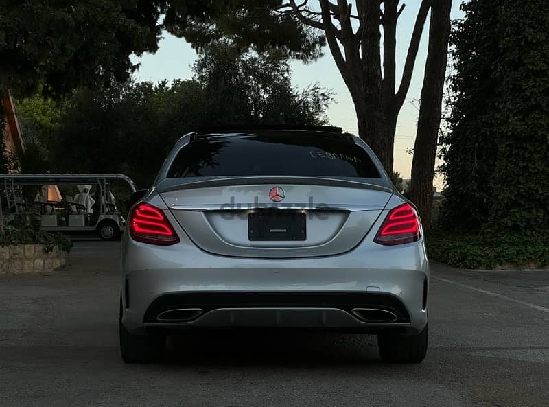 Mercedes-Benz C-Class RED INTERIOR 1