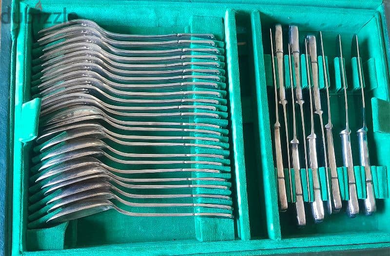 ercuis paris silver plated cutlery set in good condition 0