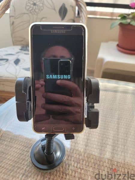 samsung j7 prime 2 like new 2 sim 1memory card 68 gb plus phone stand 8