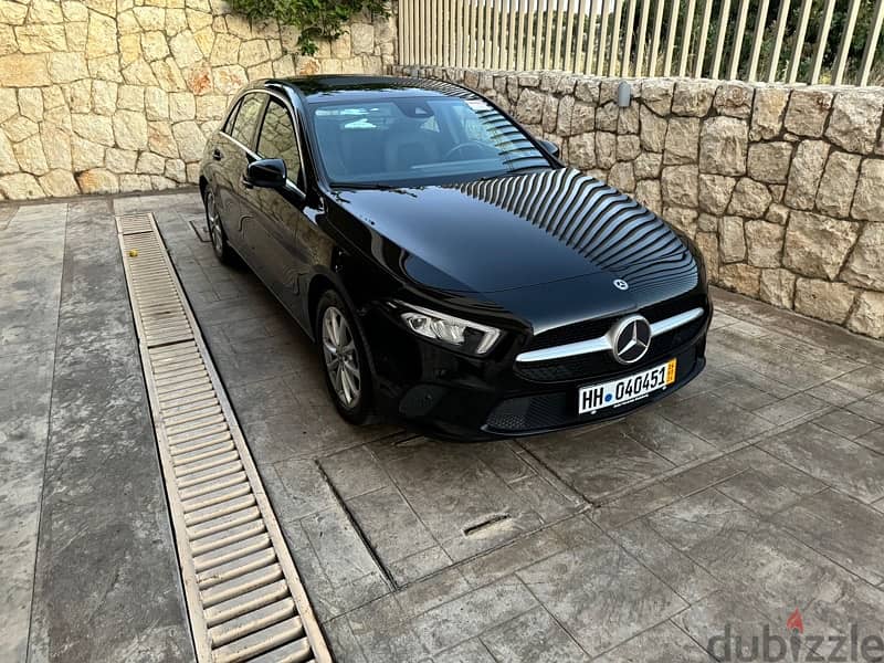 A-class A180  2019 germany! black in black very clean! 0