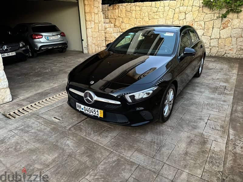 A-class A180  2019 germany! black in black very clean! 1