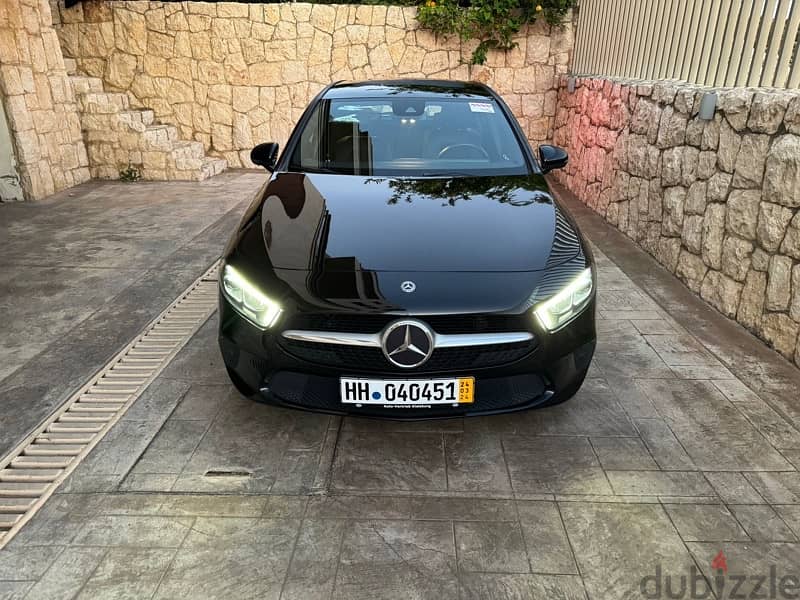 A-class A180  2019 germany! black in black very clean! 2