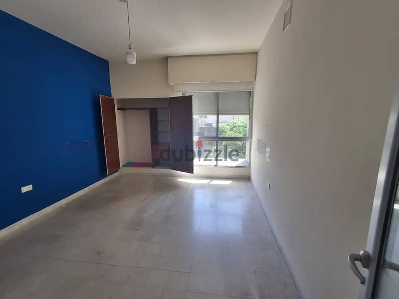 L15584- 260 SQM Office for Rent In Achrafieh 4