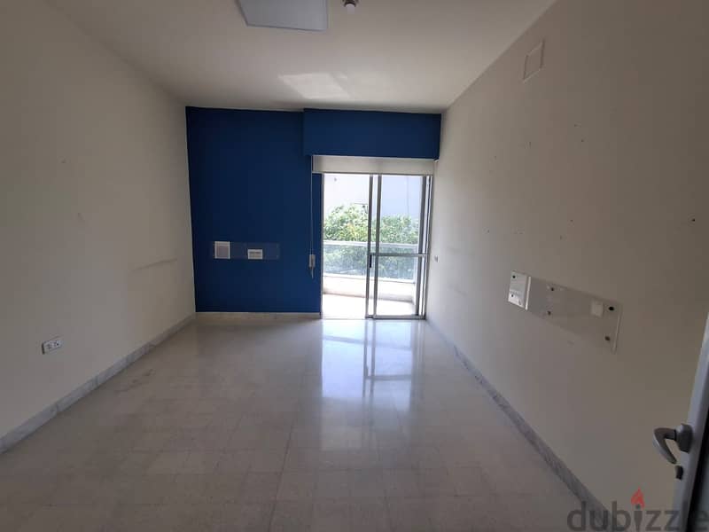 L15584- 260 SQM Office for Rent In Achrafieh 6