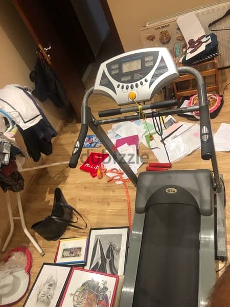 treadmill used like new ,  very good condition 2