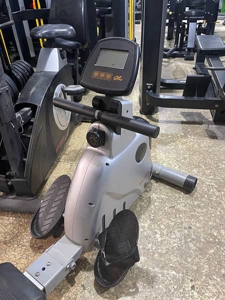 Rowing machine body system like new 2