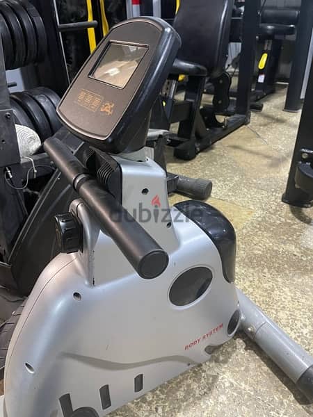 Rowing machine body system like new 3