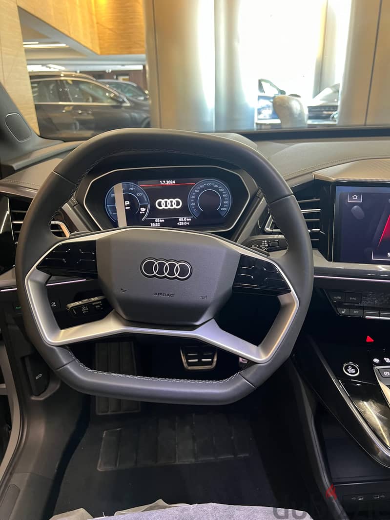 Audi e-tron 2022 8