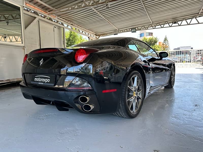 Ferrari California 2010 ( 12,000 KM ) 18