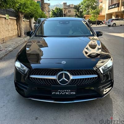 Mercedes A 220 AMG-line 4matic 2020 black on black & white