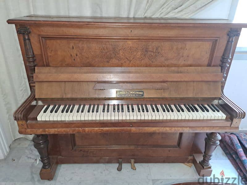 antique piano 1