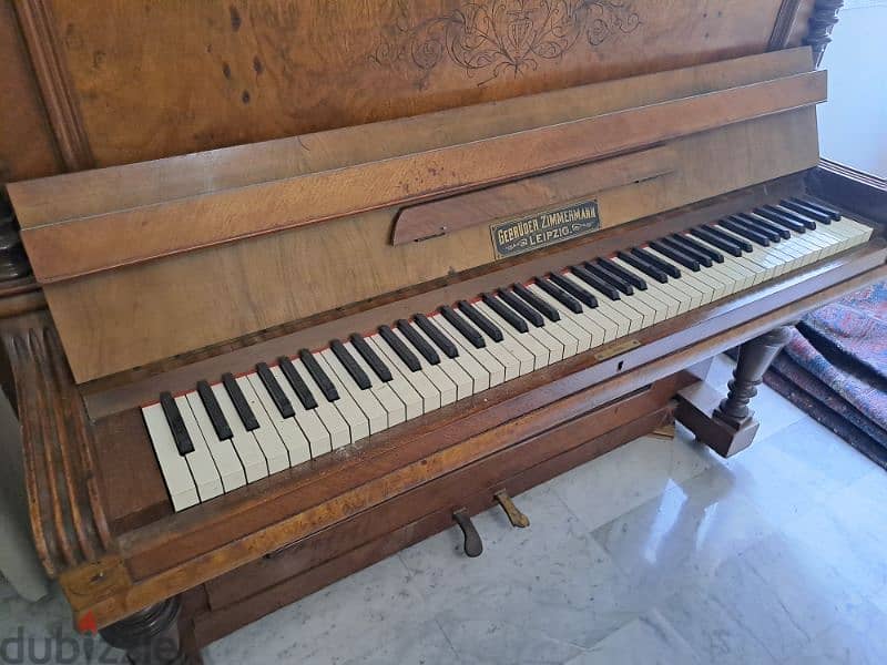 antique piano 2