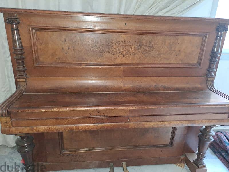 antique piano 3