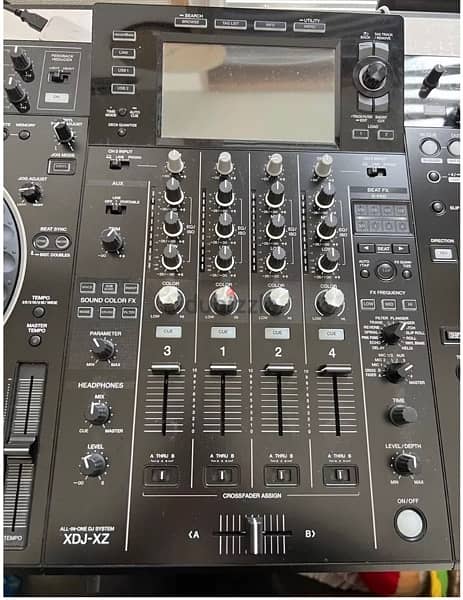 Pioneer DJ XDJ-XZ 4ch Professional 1