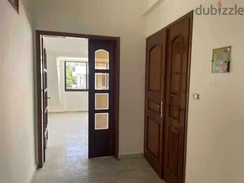 Apartment  for sale in Ballouneh شقة للبيع في بلونة 3