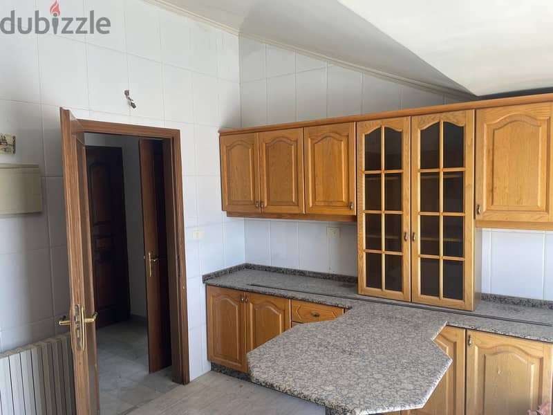 Apartment  for sale in Ballouneh شقة للبيع في بلونة 6