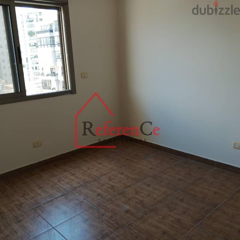 Prime location in Sin El Fil موقع متميز في سن الفيل 6