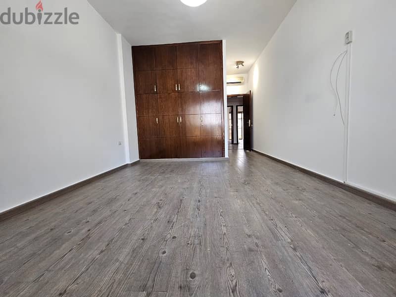 RA24-3514 Spacious Apartment 220m² for rent in Ain Mrayseh 2