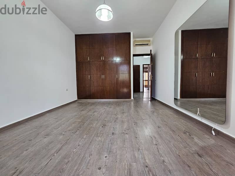 RA24-3514 Spacious Apartment 220m² for rent in Ain Mrayseh 5