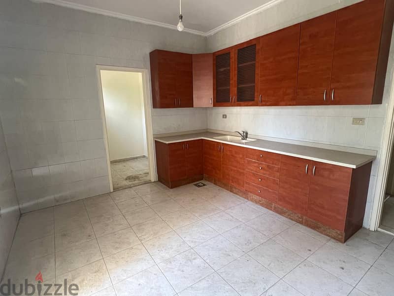 Apartment  for Sale in Aley شقة للبيع في عاليه 3