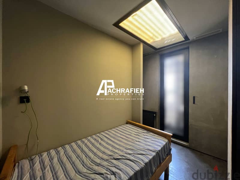 Apartment For Rent in Achrafieh - شقة للأجار في الأشرفية 9
