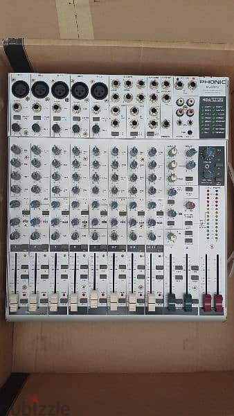 mixer 8ch brand phonic,not powered,verry good condition 1