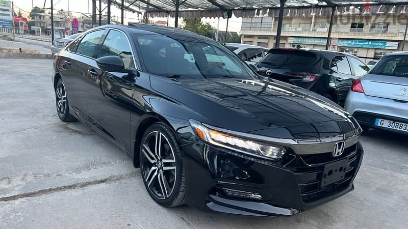 Honda accord sport 2018 super clean and law milage 2