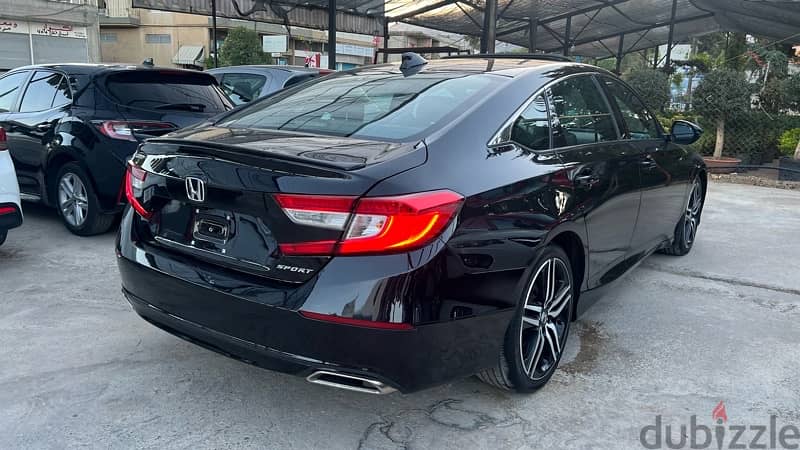 Honda accord sport 2018 super clean and law milage 4