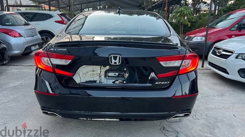 Honda accord sport 2018 super clean and law milage 5